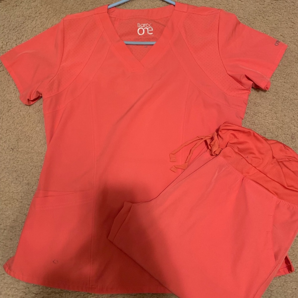 Coral Barco One Scrub Set